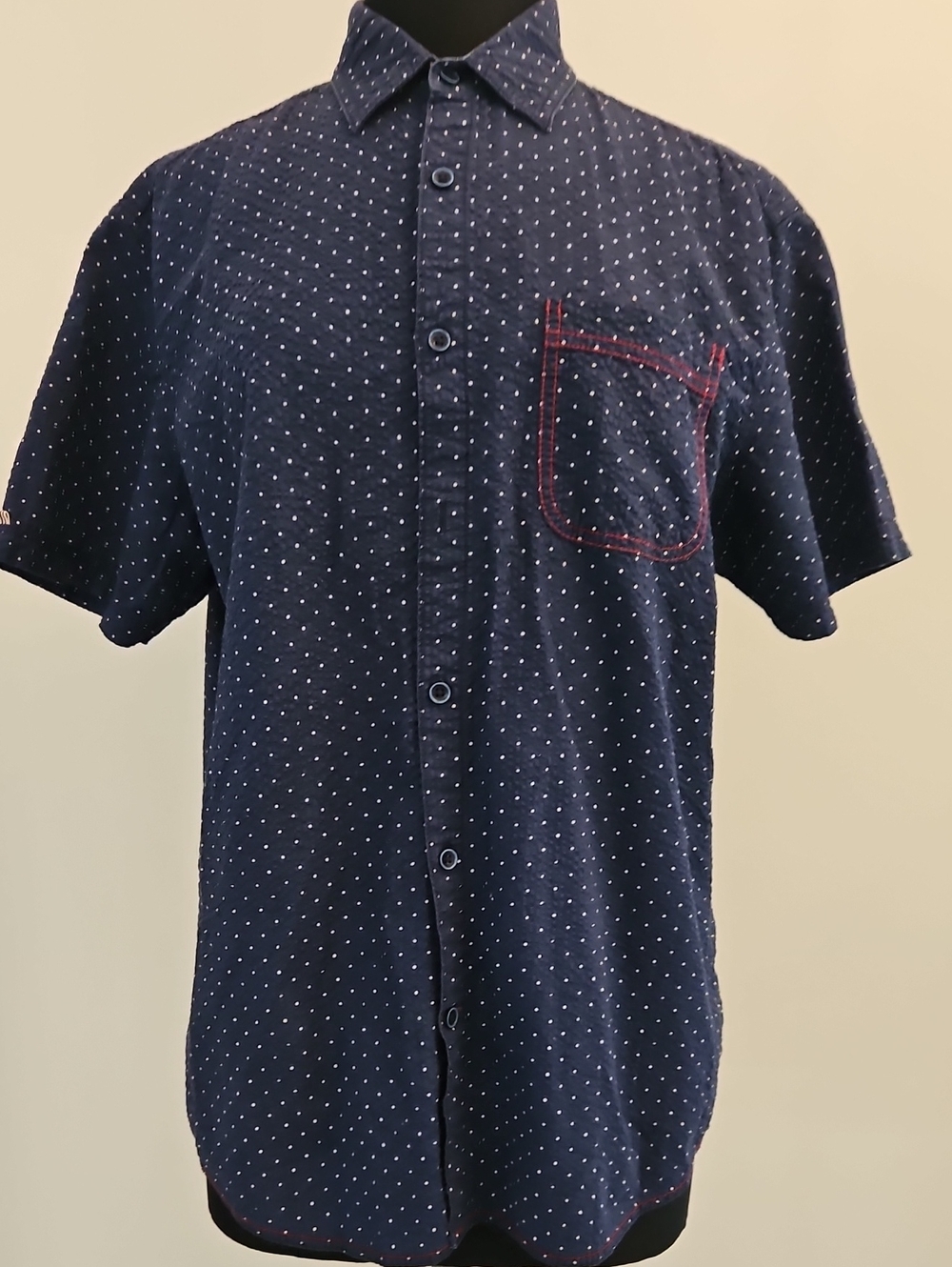 Vintage Italia c1958 Men's Navy Short-Sleeve Dot Print Button-Up Shirt. Size M